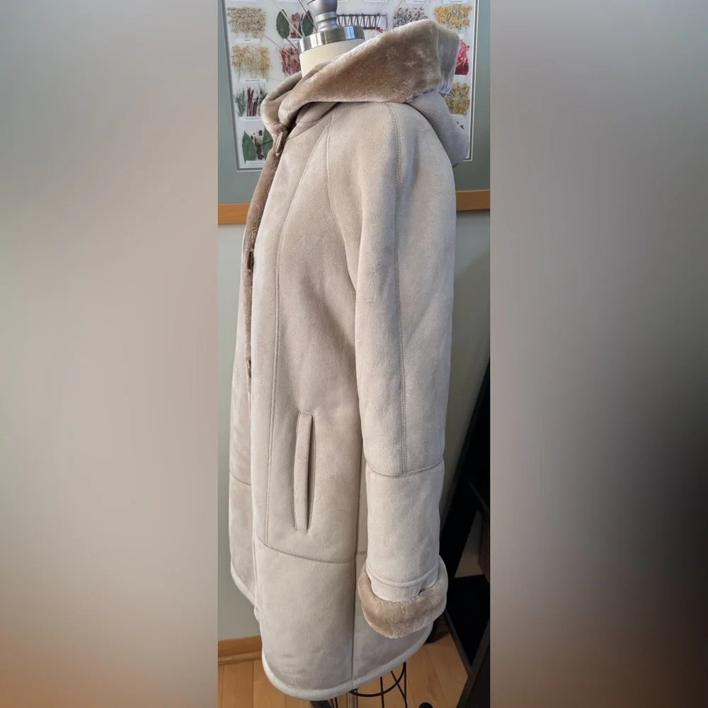 Gallery Women's Faux Suede and Fur Cozy Style Coat in Cream sized S - Picture 6 of 12